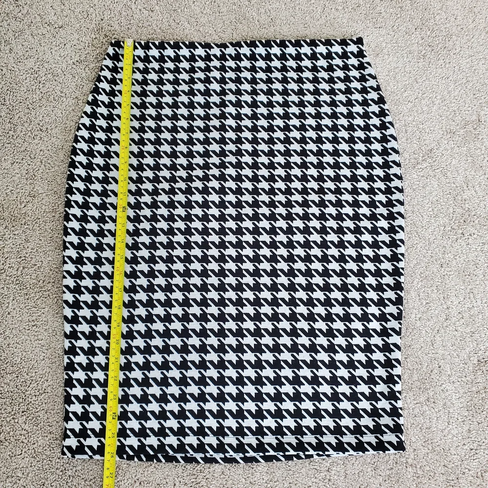Express Women's Pencil Skirt, Black/White (Size L) - Picture 8 of 8